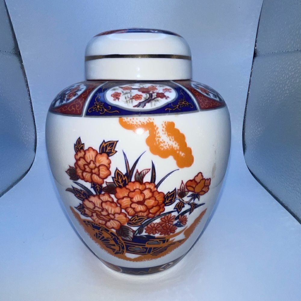 Imari Ware hand painted vintage ginger jar